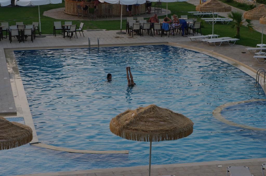 Gold Apartments Platanias Esterno foto