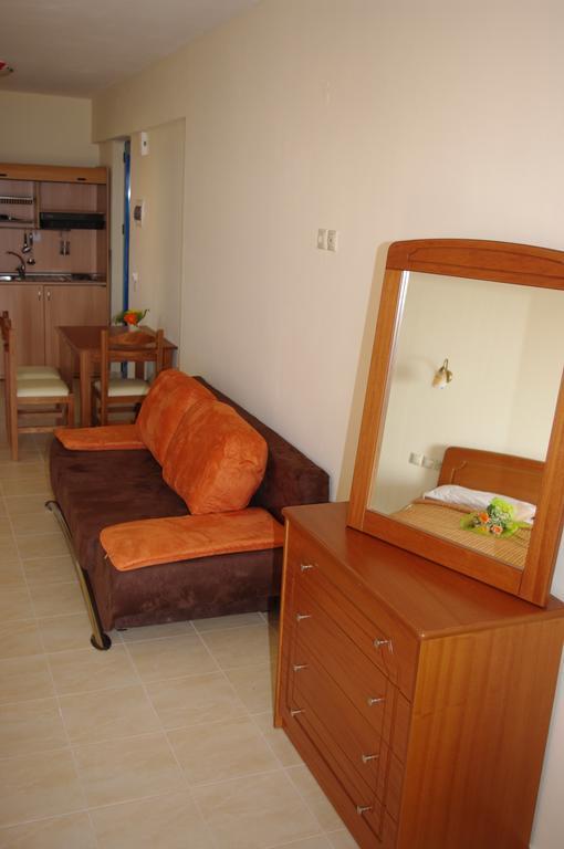 Gold Apartments Platanias Esterno foto