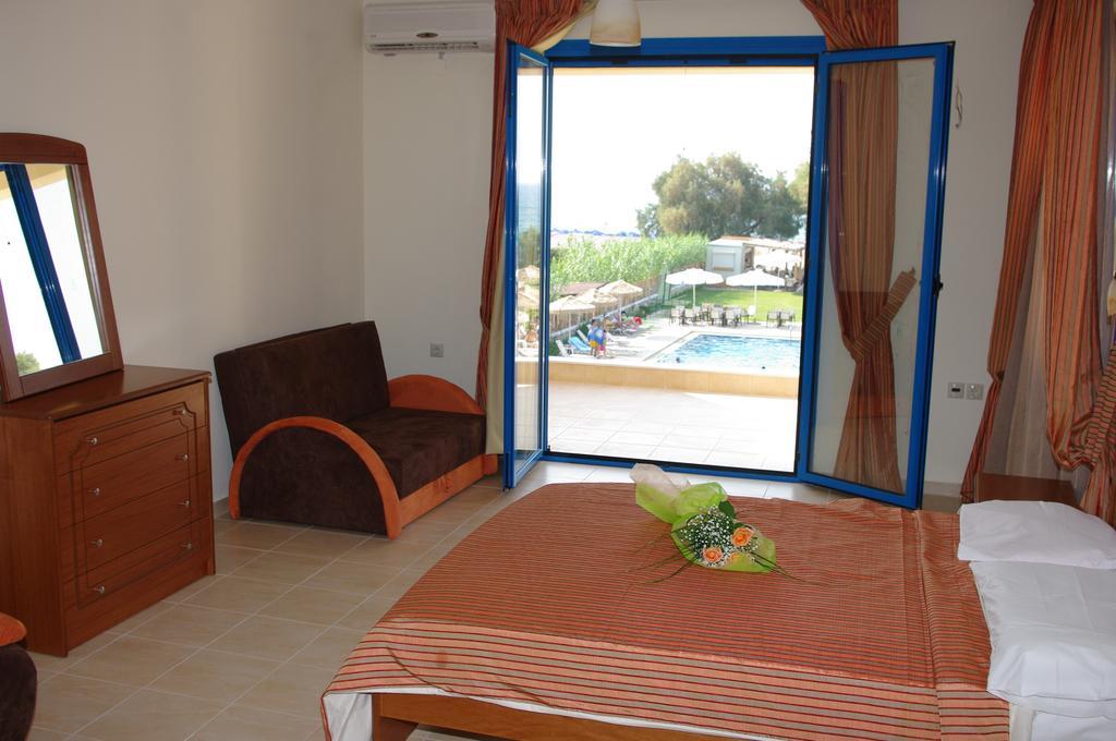 Gold Apartments Platanias Esterno foto