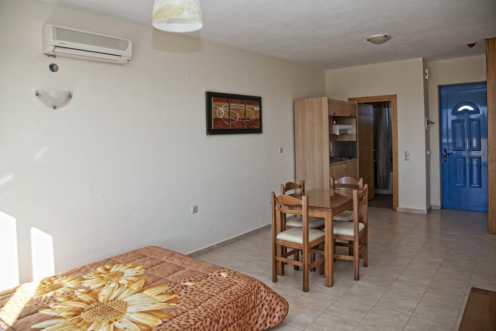 Gold Apartments Platanias Esterno foto