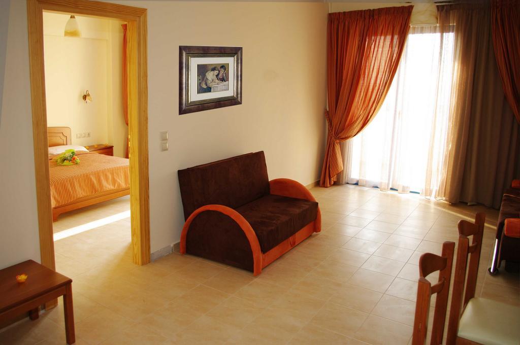 Gold Apartments Platanias Esterno foto