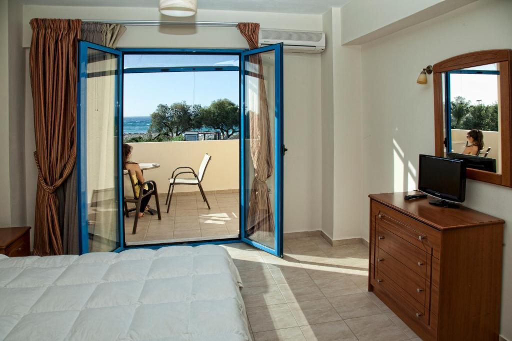Gold Apartments Platanias Esterno foto